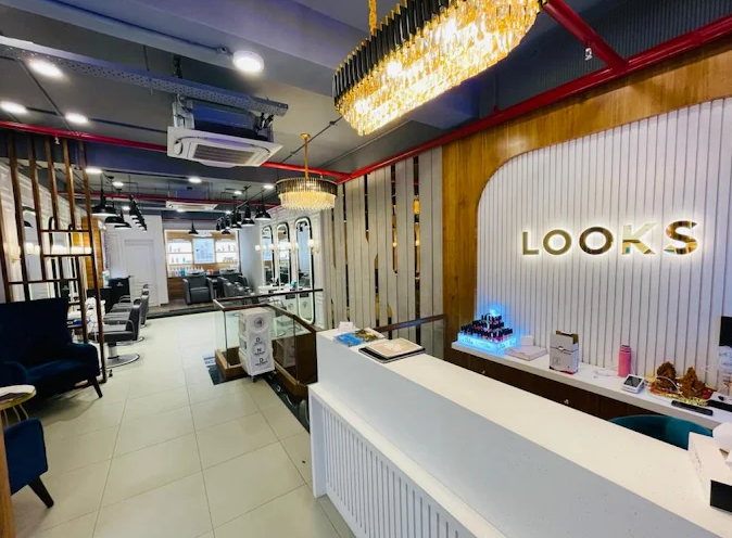 Looks Salon