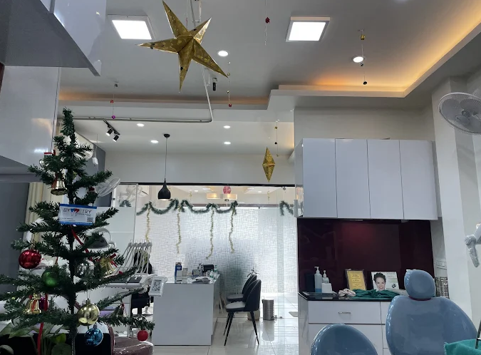 Symmetry Dental & Cosmetic Clinic