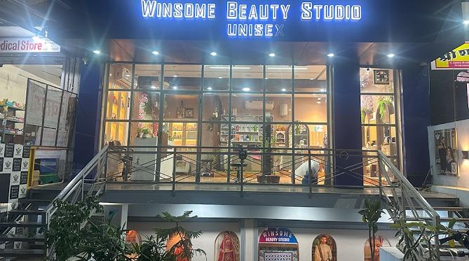 Winsome beauty studio unisex salon